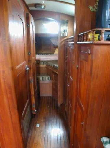 1976 Tayana