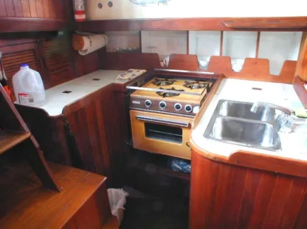 1976 Tayana