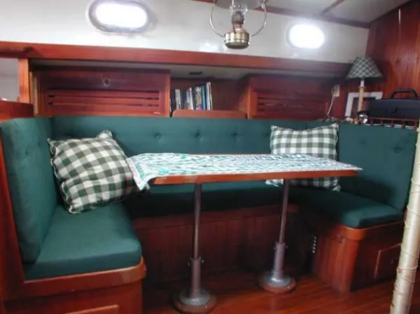 1976 Tayana