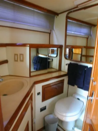 1988 PT Cockpit Motoryacht