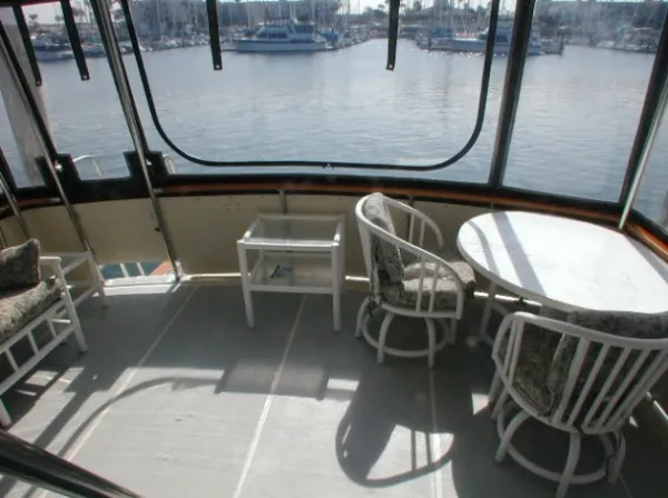 1988 PT Cockpit Motoryacht