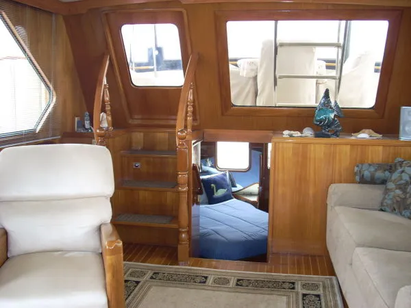 Salon Looking aft