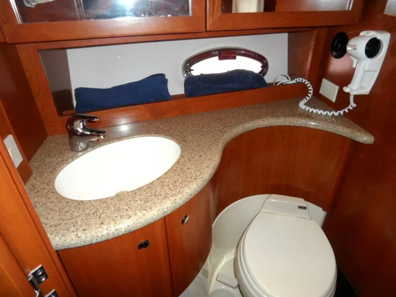 2006 Silverton 38 Sport Bridge