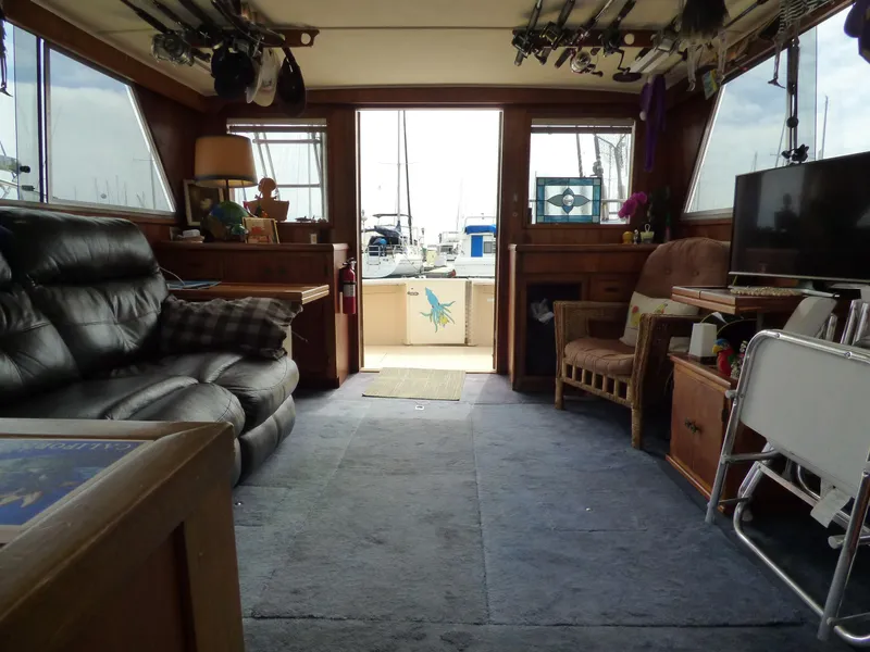 1977 Uniflite 38 SportsFisher
