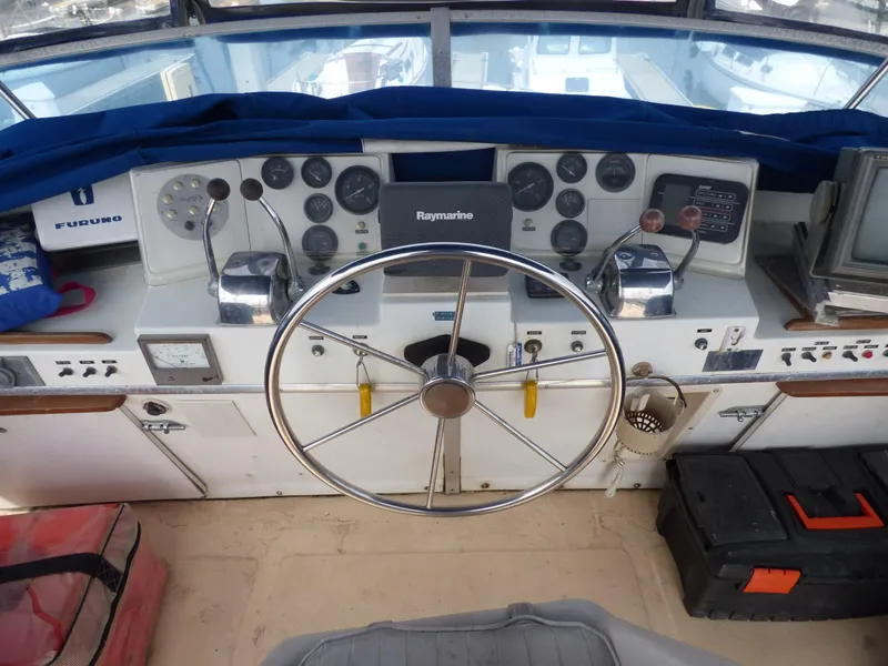 1977 Uniflite 38 SportsFisher