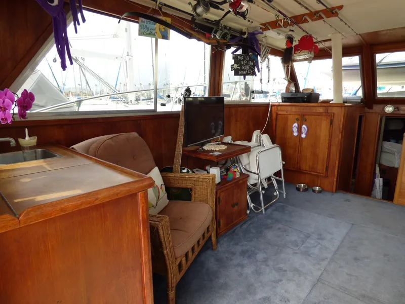 Port Main Salon