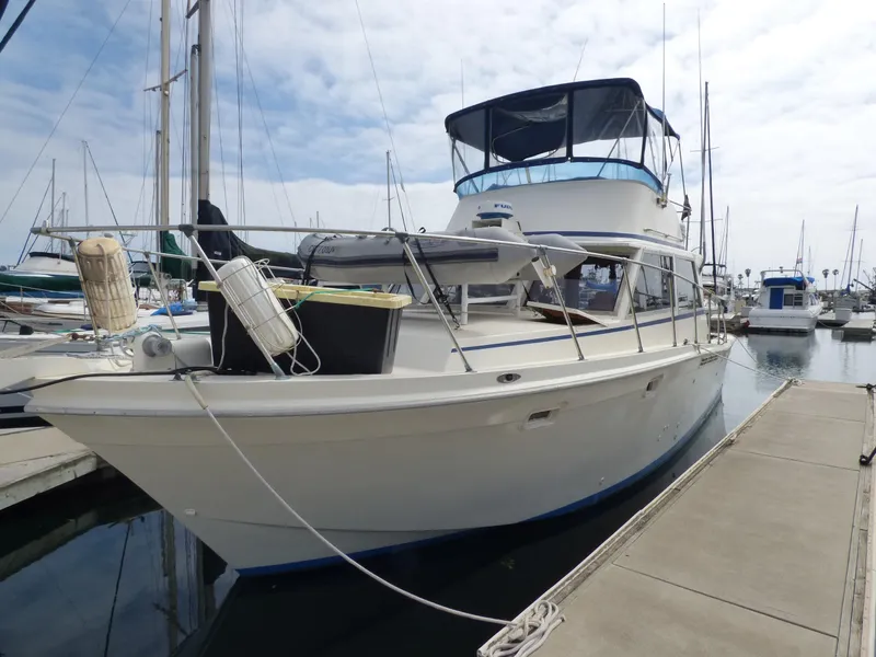 1977 Uniflite 38 SportsFisher