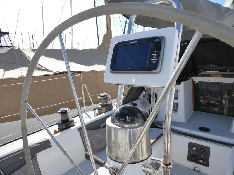 Helm electronics, compass