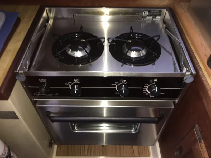 1983 Catalina 30