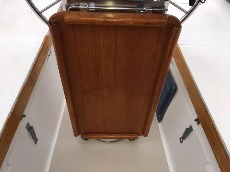 1983 Catalina 30