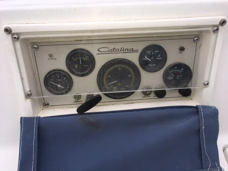 1983 Catalina 30