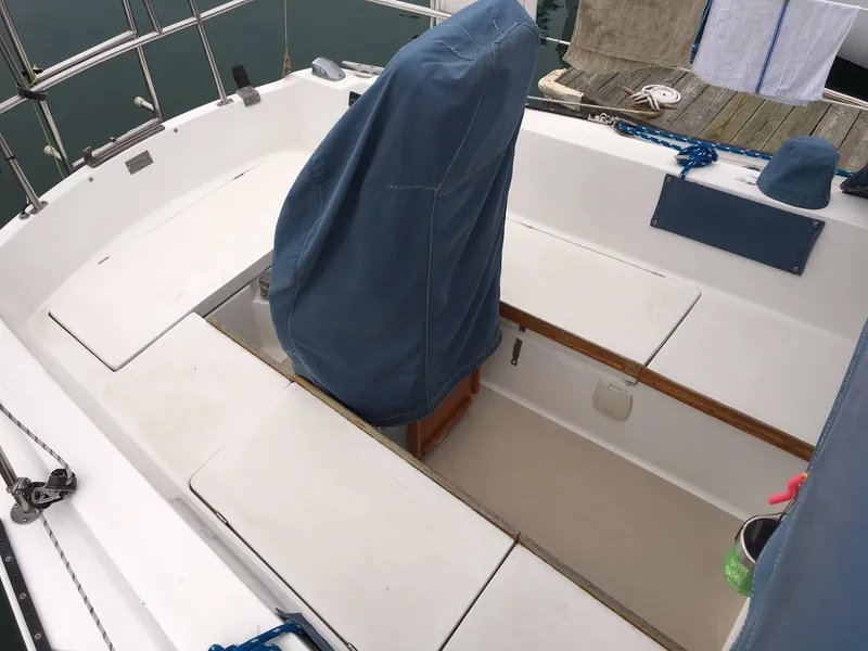 1983 Catalina 30