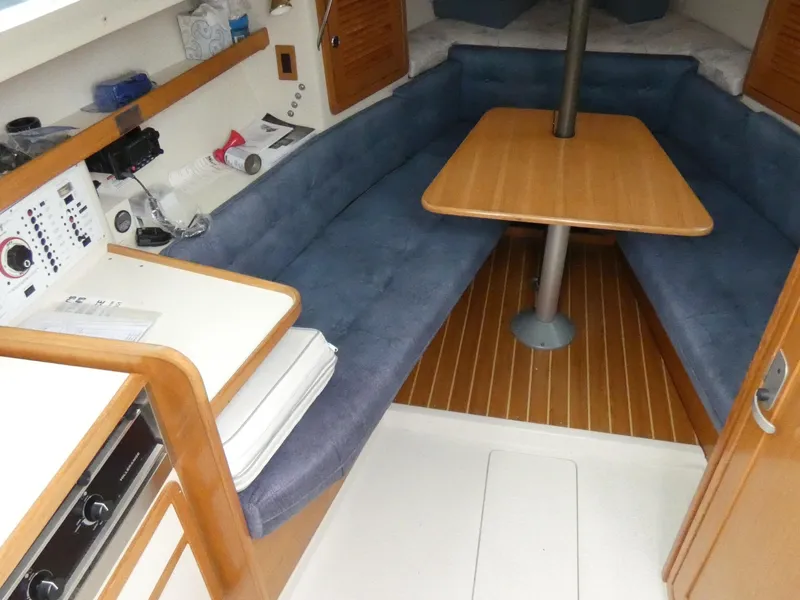 2003 Catalina 270