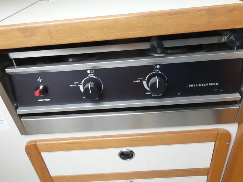 2003 Catalina 270