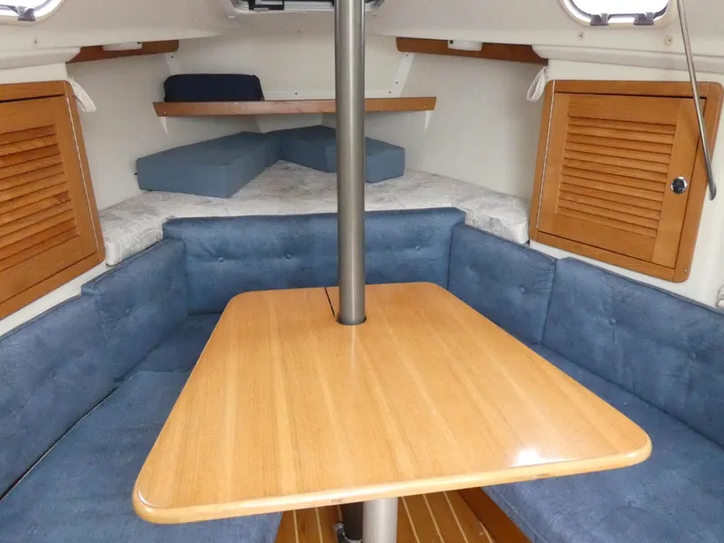 2003 Catalina 270