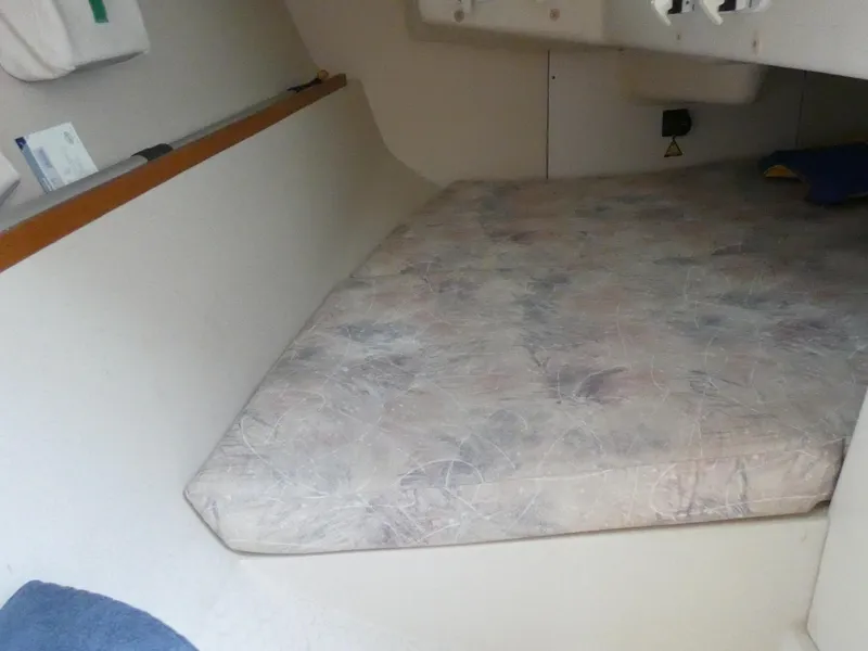 2003 Catalina 270