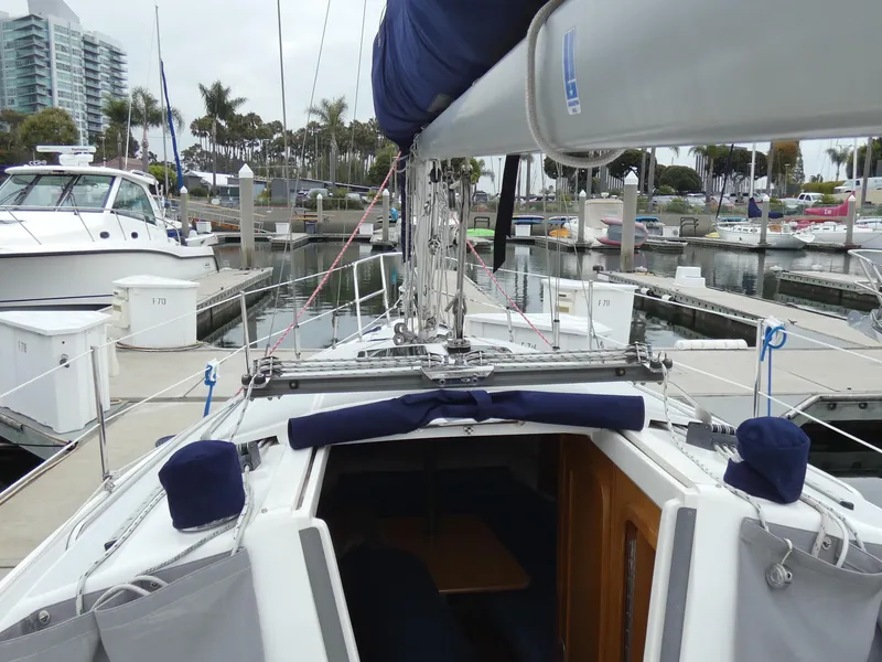 2003 Catalina 270