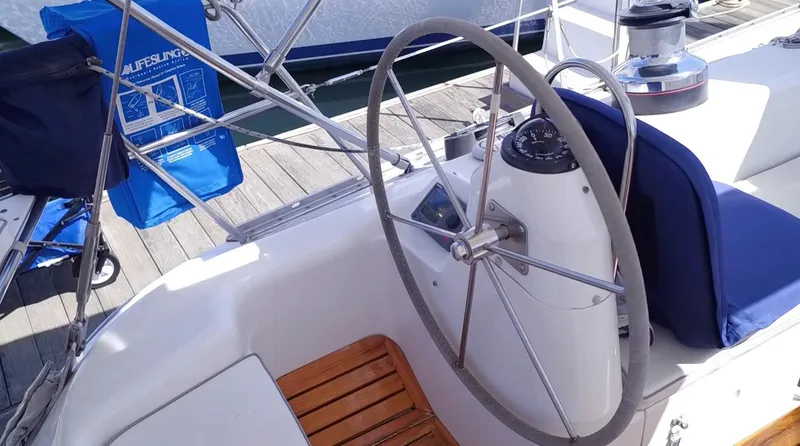2004 Catalina 470