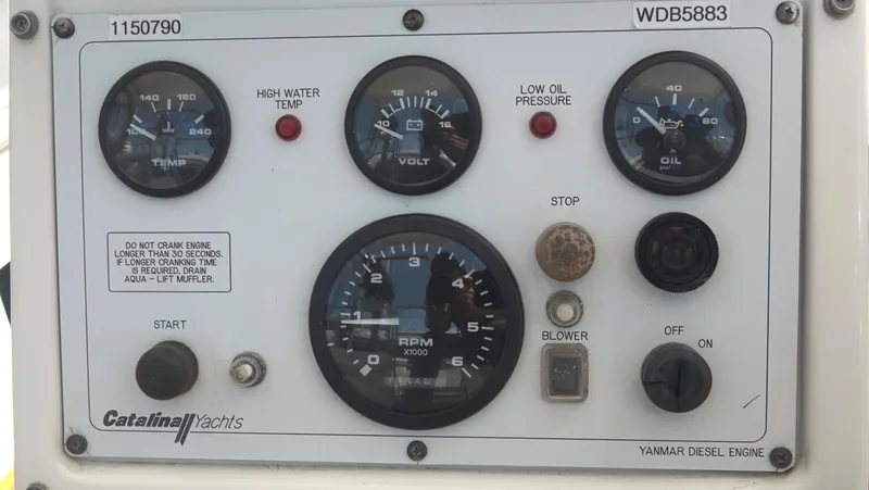 2004 Catalina 470