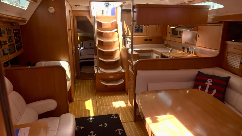 2004 Catalina 470