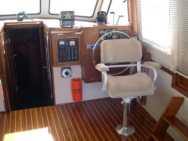 1985 Sea Quest Yacht Fisher 39