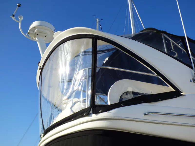 Flybridge Arch with Radar