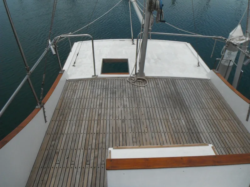 Upper deck