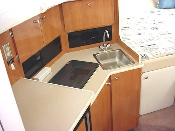 2002 Bayliner 3055