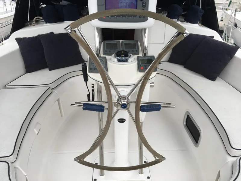 2005 Hunter 466