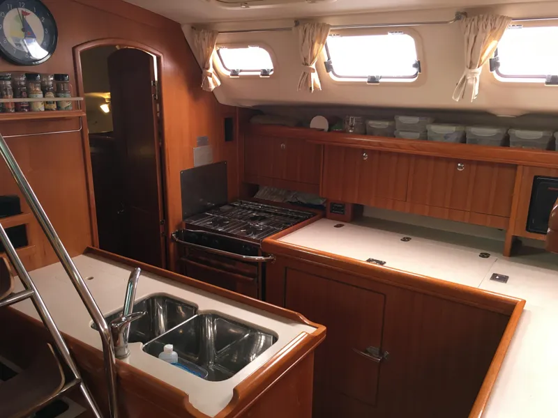 2005 Hunter 466