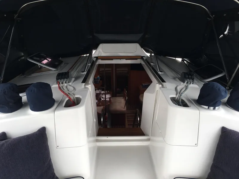 2005 Hunter 466