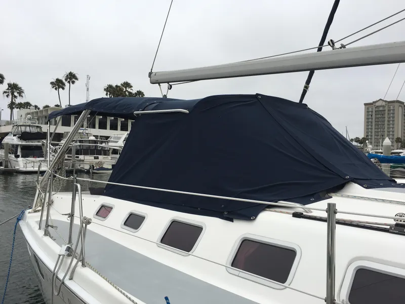 2005 Hunter 466