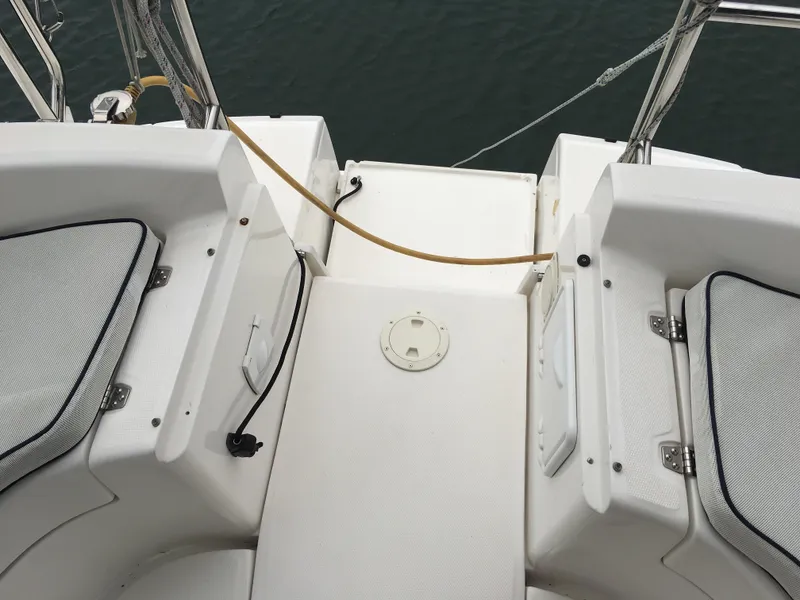 2005 Hunter 466