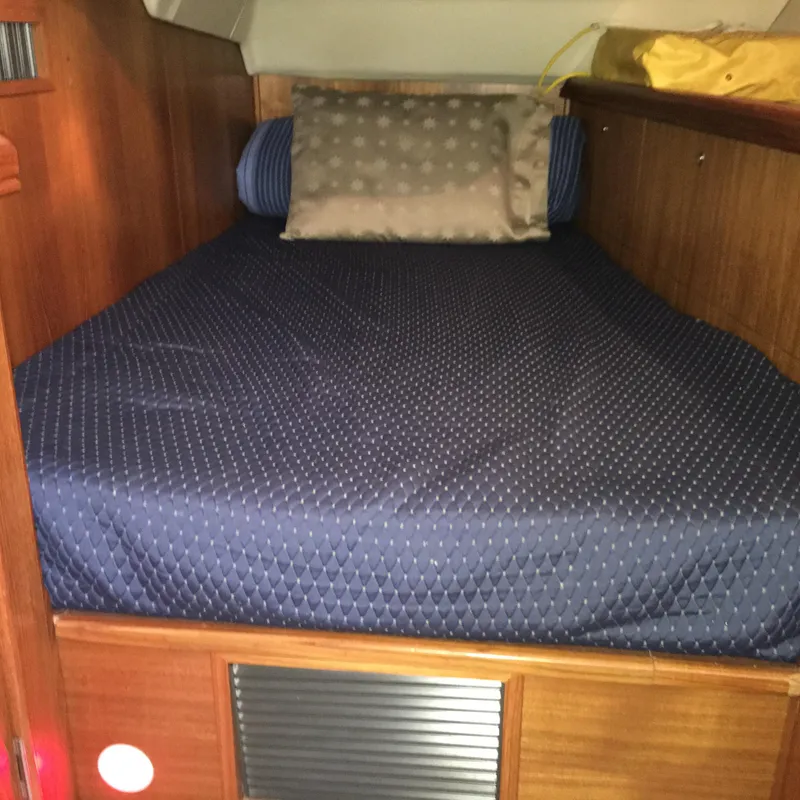 2005 Hunter 466