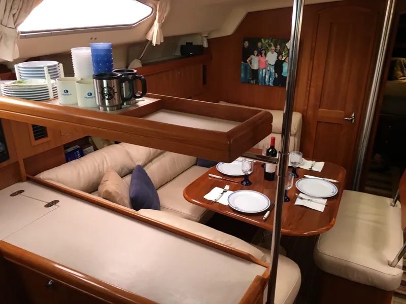 2005 Hunter 466
