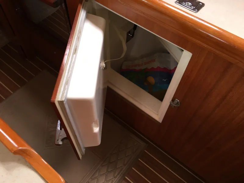 2005 Hunter 466