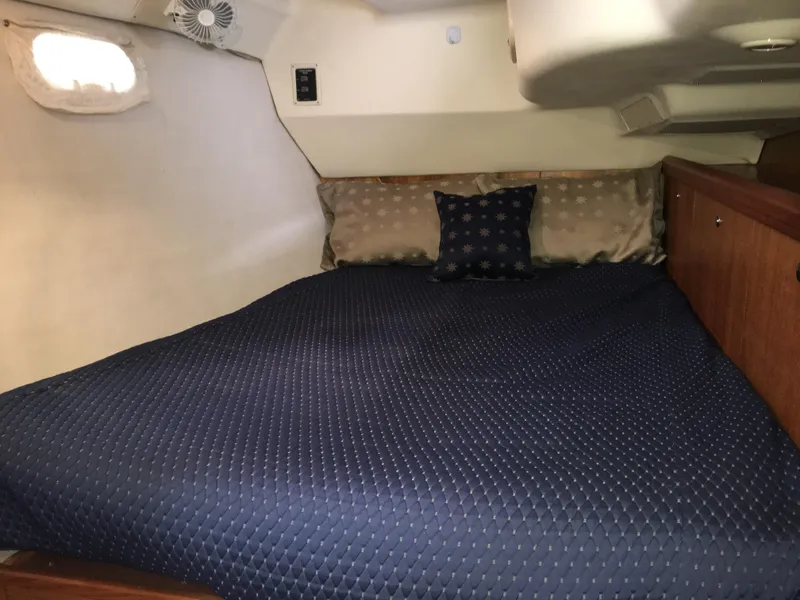 2005 Hunter 466