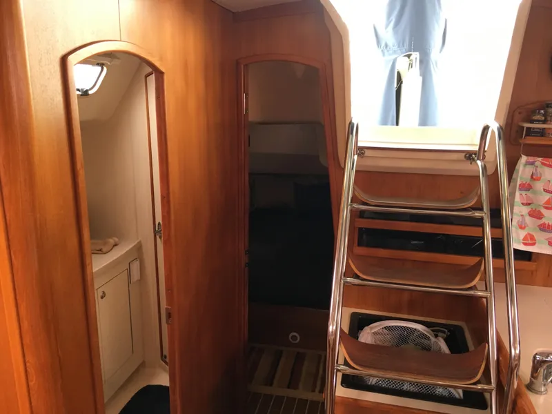 2005 Hunter 466