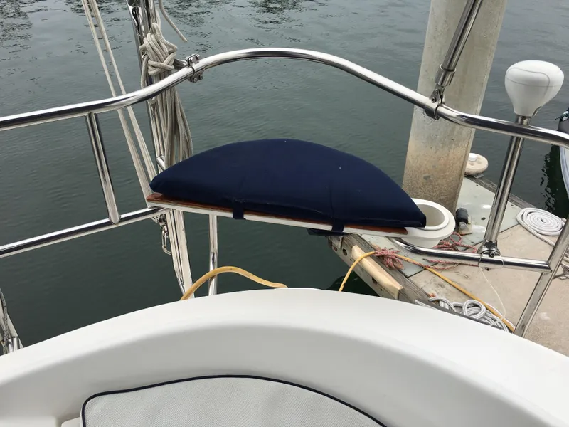 2005 Hunter 466