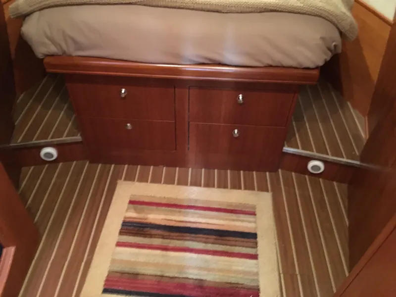 2005 Hunter 466