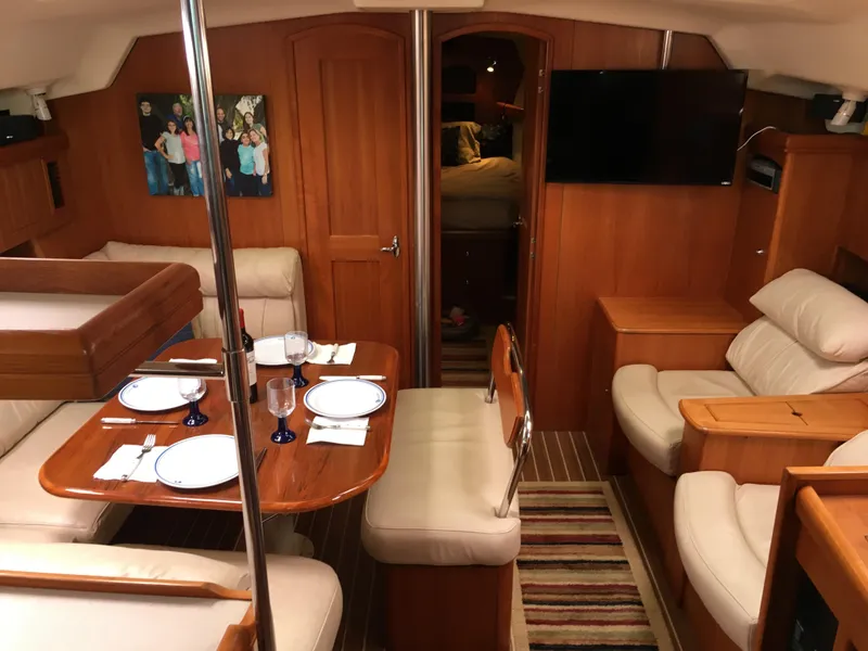 2005 Hunter 466