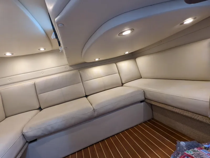 2008 Rinker 330 Express Cruiser