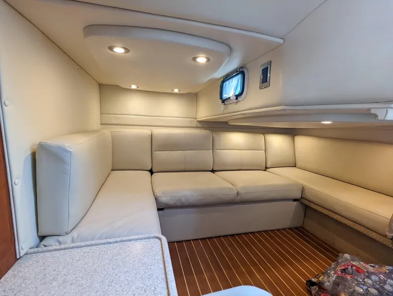 2008 Rinker 330 Express Cruiser