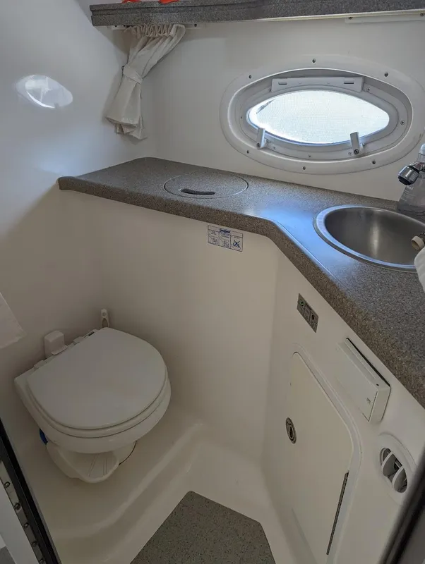 2008 Rinker 330 Express Cruiser