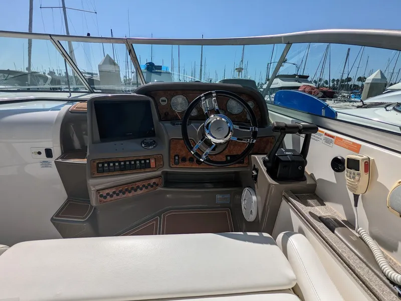 2008 Rinker 330 Express Cruiser