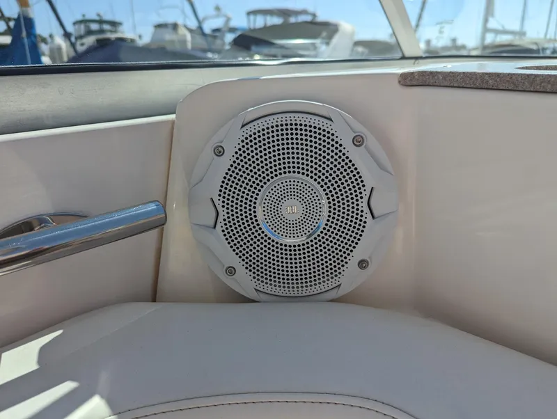 2008 Rinker 330 Express Cruiser
