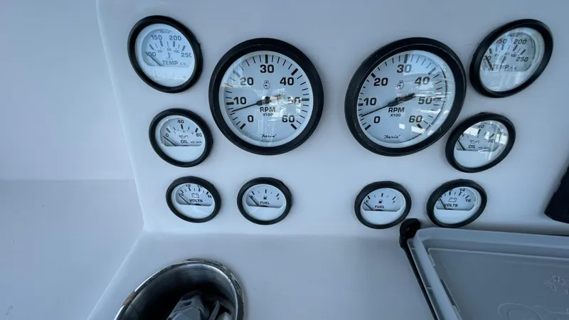 1976 Viking 35 Convertible