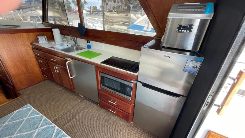 1976 Viking 35 Convertible