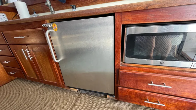 1976 Viking 35 Convertible