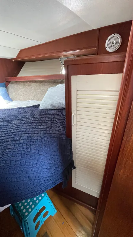 1976 Viking 35 Convertible